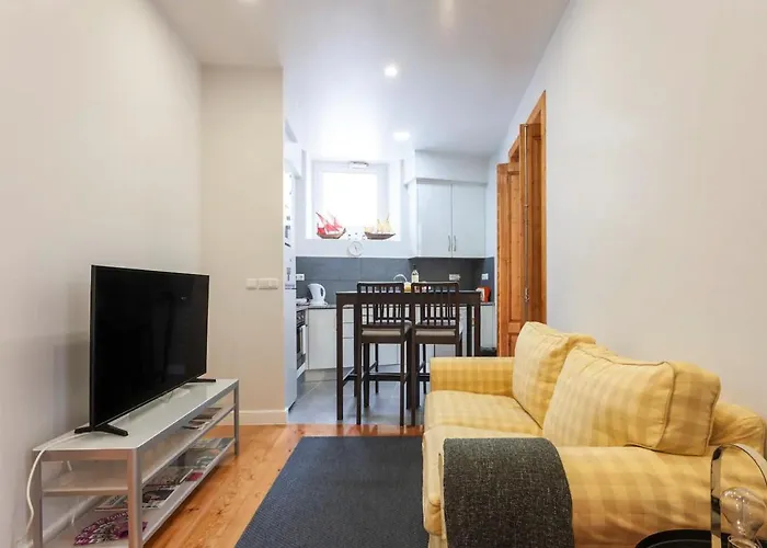 Whome Alfama Spacious 2-bed Near Feira Da Ladra Лісабон