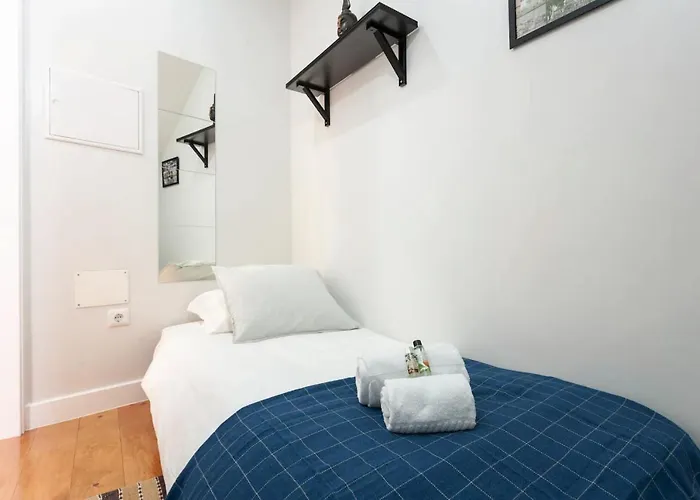 Whome Alfama Spacious 2-bed Near Feira Da Ladra Лісабон