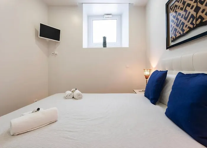 Апартаменти Whome Alfama Spacious 2-bed Near Feira Da Ladra