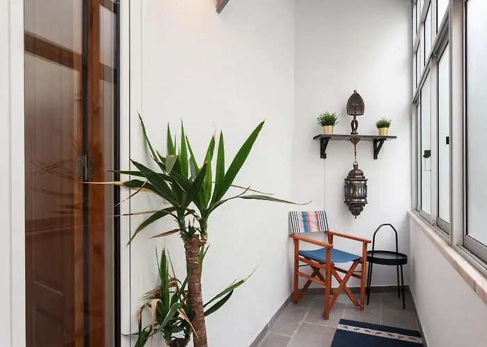 Апартаменти Whome Alfama Spacious 2-bed Near Feira Da Ladra *